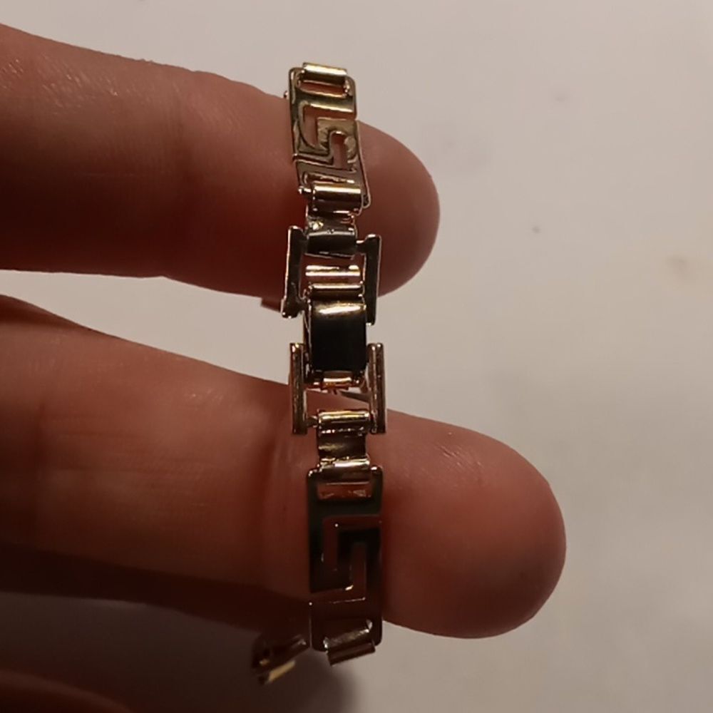 Clasped bracelet - Picture 3 of 3